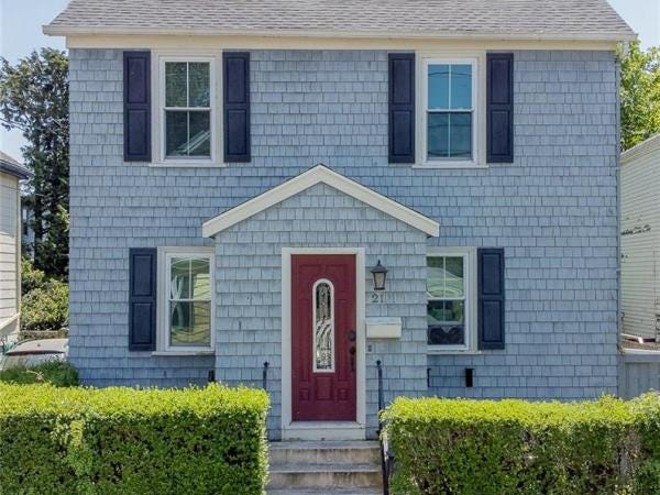 On the Market – A classic Fifth Ward cottage: 21 Simmons Street, Newport