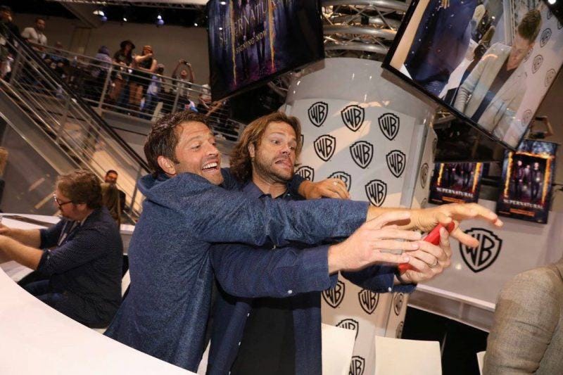 Supernatural Jared Padalecki Jensen Ackles Comic Con 2017 1100x733-003