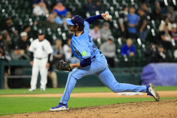 Jordan Romano of the Toronto Blue Jays throws a pitch against the Chicago White Sox at Guaranteed Rate Field on May 29, 2024 in Chicago, Illinois.