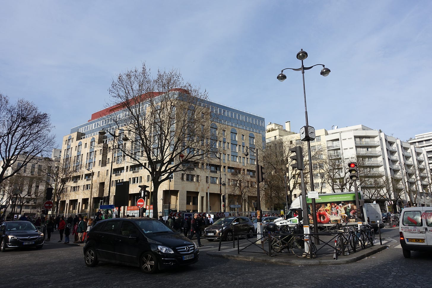 File:Belleville @ Paris 19 (33017717090).jpg - Wikimedia Commons