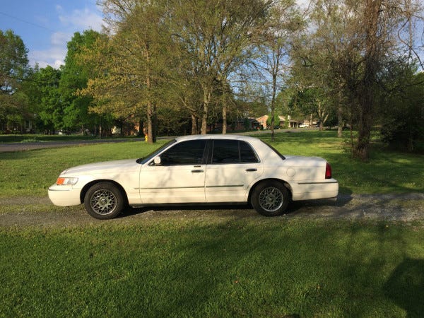 aaron hernandez car auction 2015