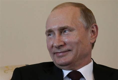Russian president Vladimir Putin reappears after 10-day absence, looks ...