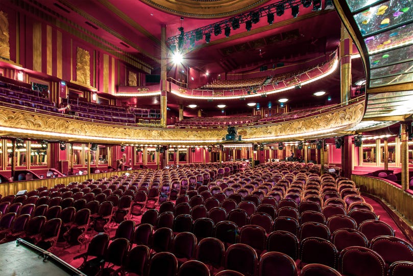 Tableau d'Honneur - Nos lieux - Folies Bergère