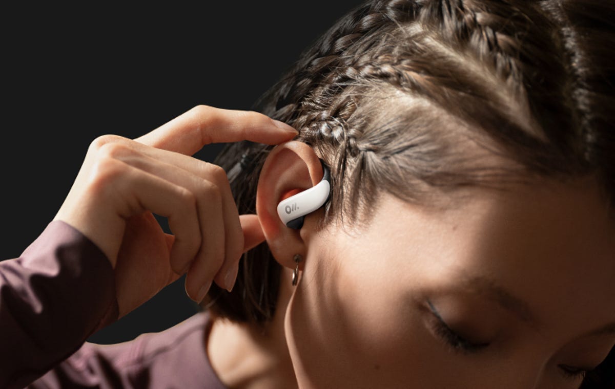 ByteDance gets into AI wearables with new Ola Friend earbuds -  HardwareZone.com.sg