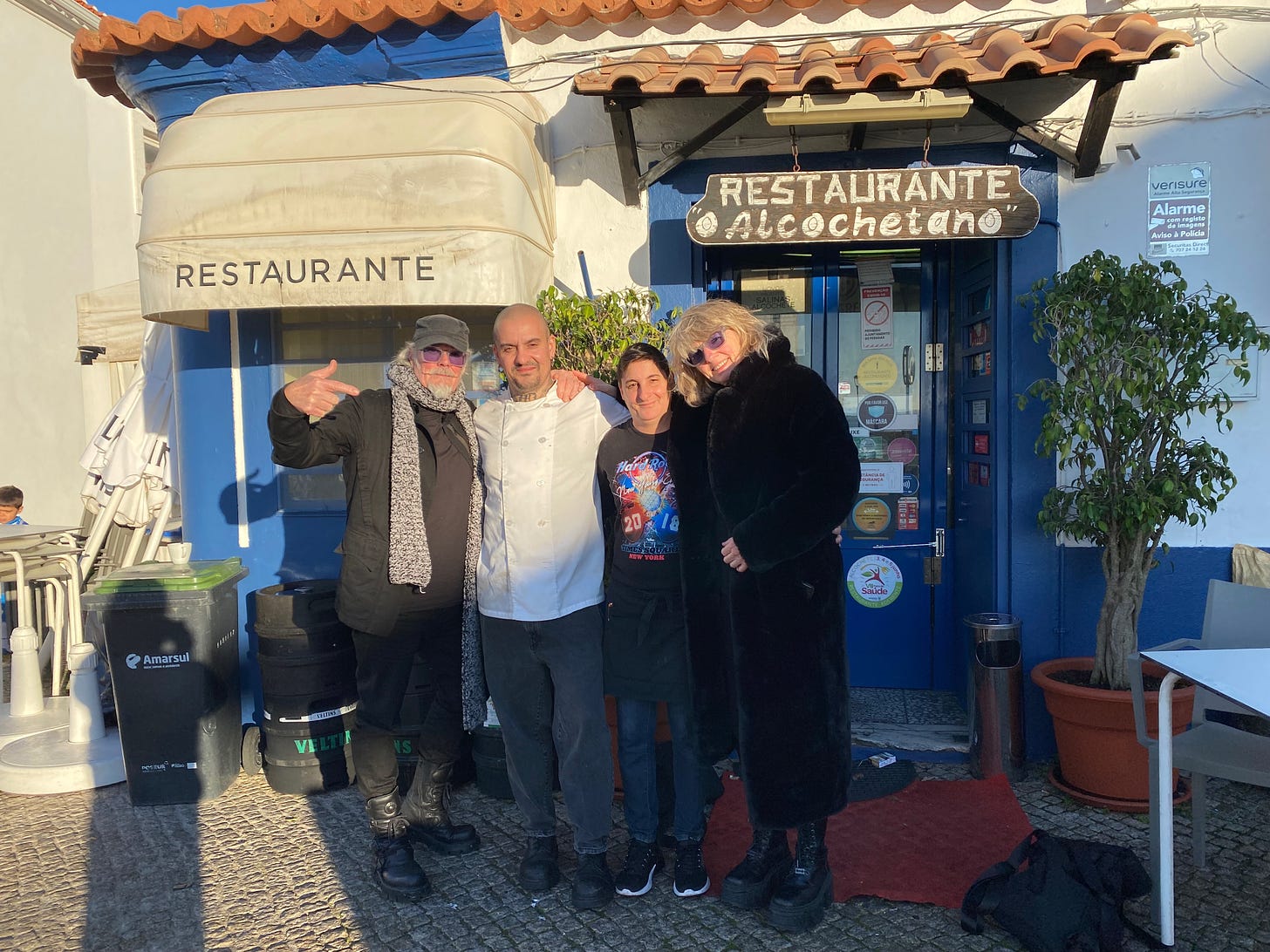 Simon, Daniel, Dina and Suzy in front of Restaurante Alcochano