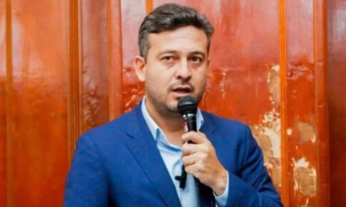 Maduro manda prender deputado da oposição em pleno exercício do mandato