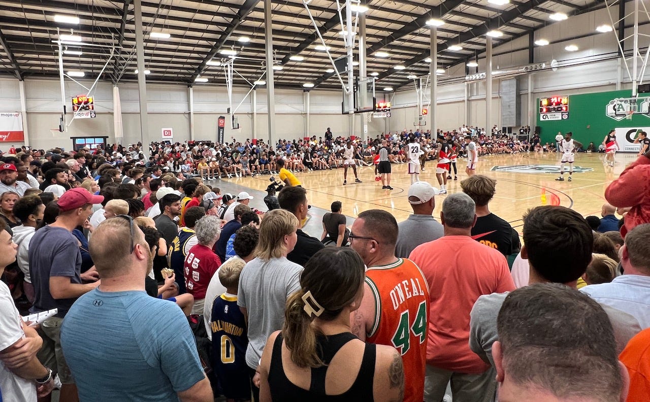 A look at the crowd surrounding the court 80 minutes before the marquee game at Dizzy Runs.