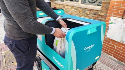 Ottobot making delivery in Spain