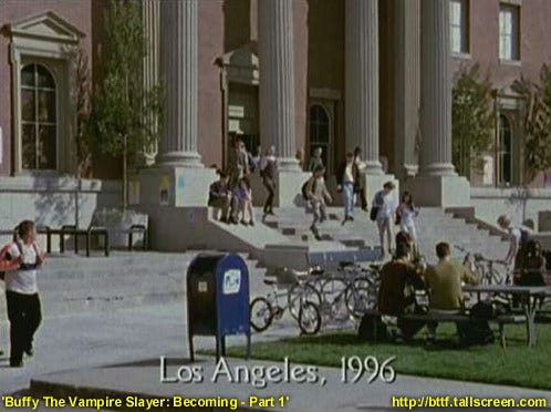 W 1998 roku przed sądem zjawiła się ekipa serialu "Buffy: Postrach wampirów". Budynek widać w odcinku "Becoming", gdzie użyto go w scenie retrospekcji