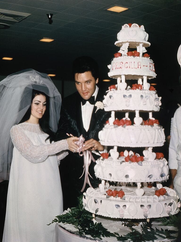 10 Infamous Couples and Their Equally Fabulous Wedding Cakes
