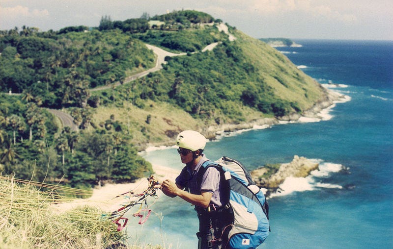 Thailand-paragliding-promthep-cape-credit-suwat-hannarong