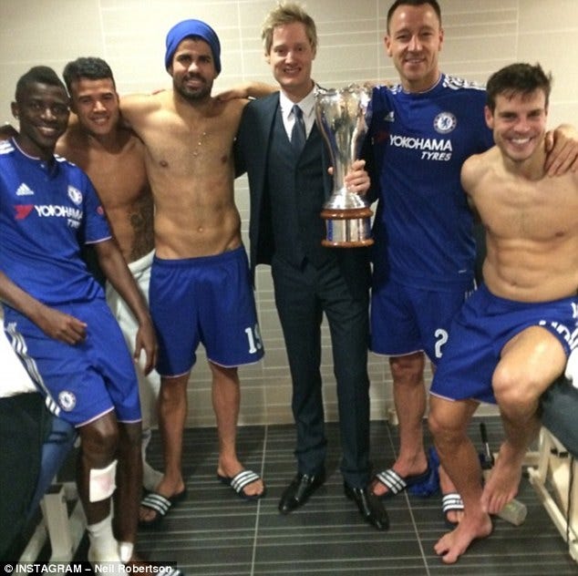 Chelsea team welcome UK Championship winner Neil Robertson into dressing  room | Daily Mail Online