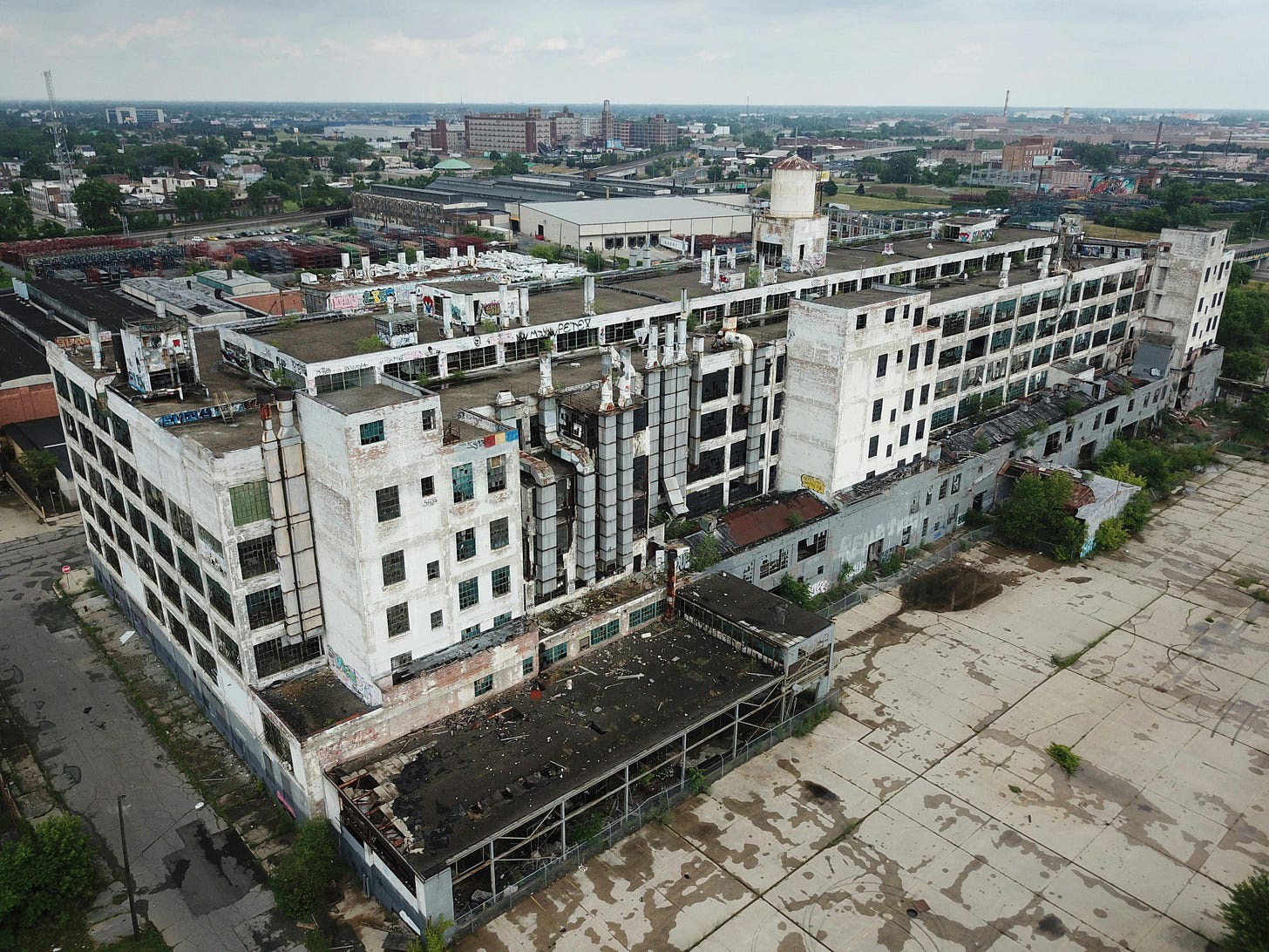 Drone Shot of Fisher Body Plant 21 in Detroit, Michigan · Free Stock Photo Drone Shot of Fisher Body Plant 21 in Detroit, Michigan · Free Stock Photo