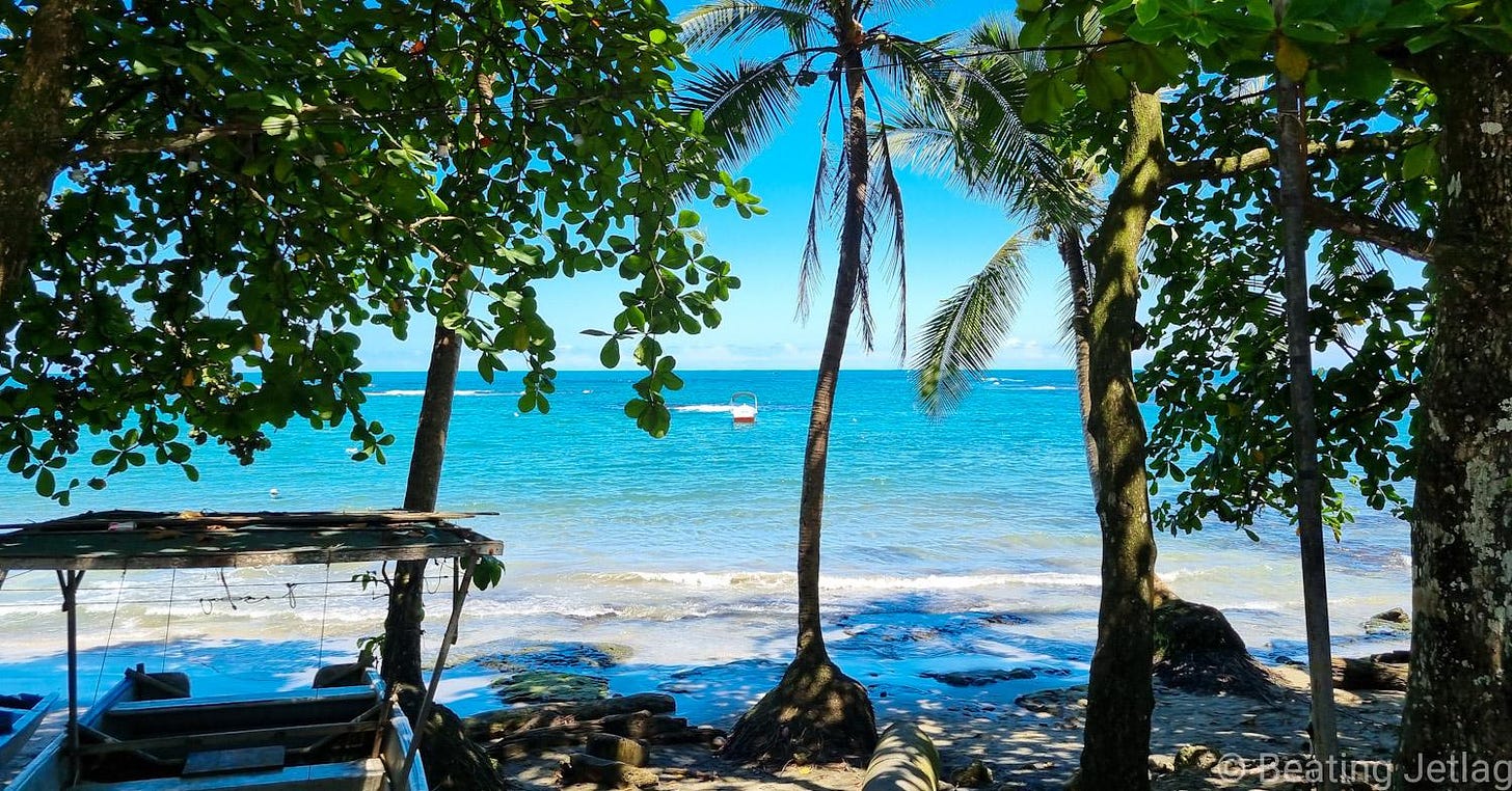 A picture of the sea in front of Puerto Viejo, Costa Rica