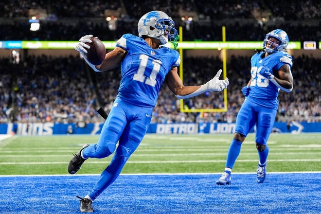 Detroit Lions wide receiver Kalif Raymond (11) runs for a touchdown against Tennessee Titans during the second half at Ford Field in Detroit on Sunday, Oct. 27, 2024.