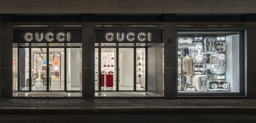 Gucci reabre a histórica boutique da Via Monte Napoleone, em Milão