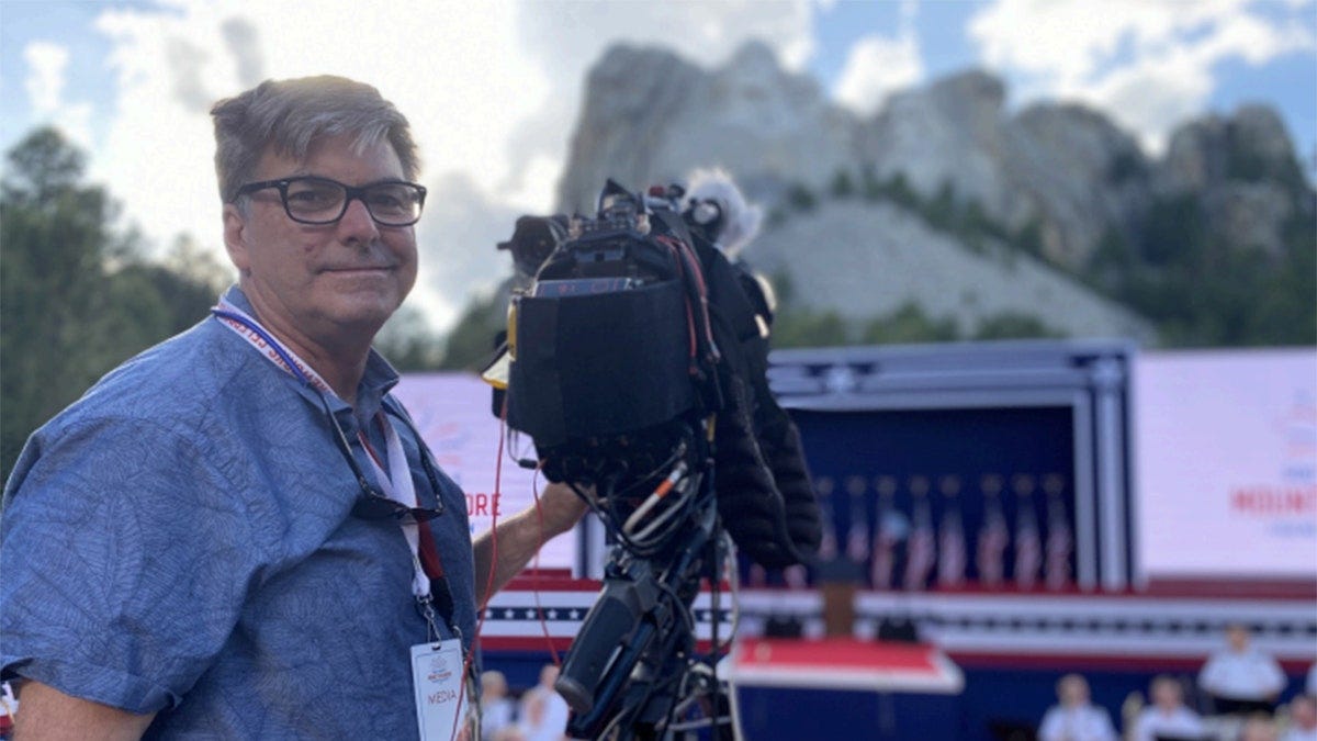 Craig Savage "left an indelible mark on Fox News and shaped the careers of many," FOX News Media CEO Suzanne Scott and President and Executive Editor Jay Wallace said. 