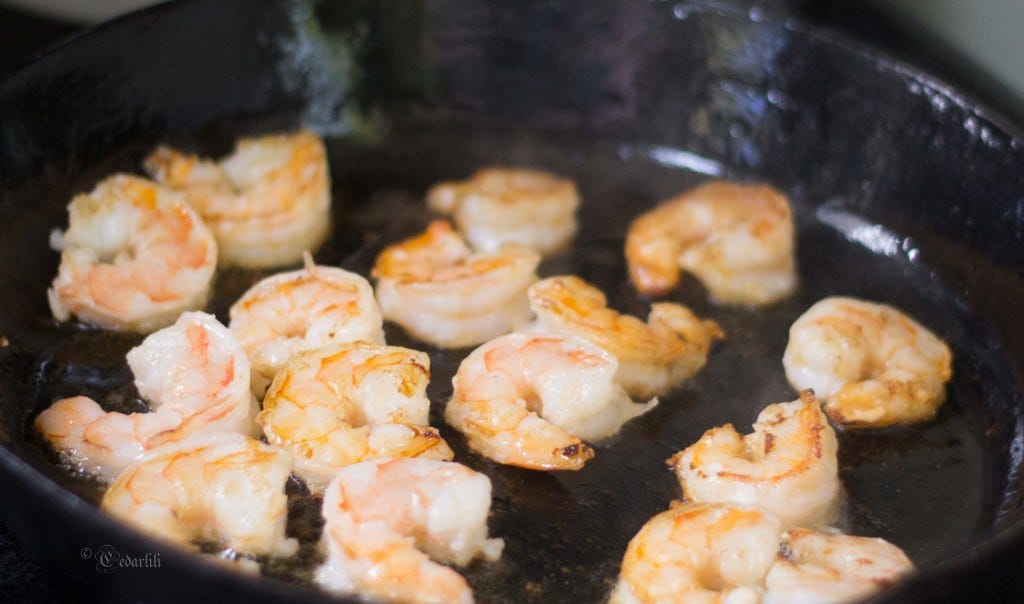 Frying shrimp 