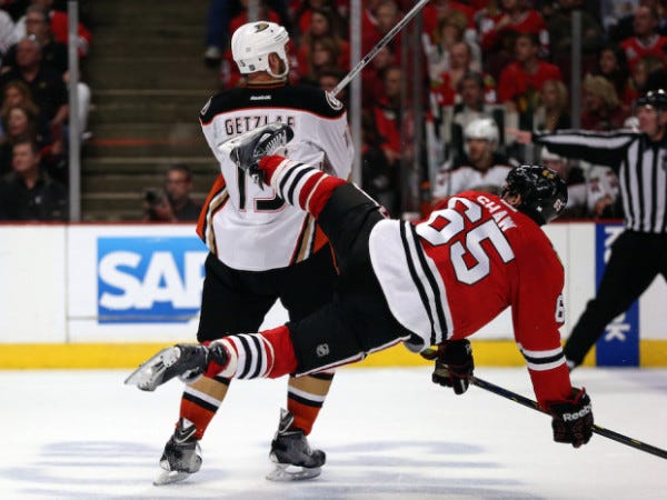 chicago blackhawks beat anaheim ducks stanley cup playoffs 2015