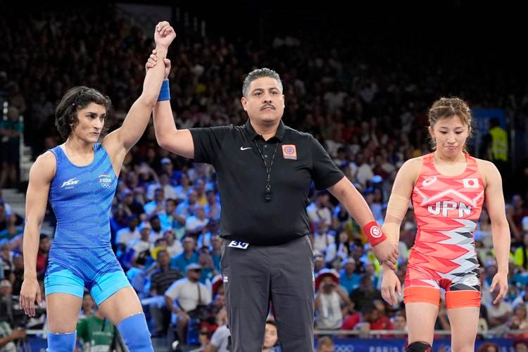 India's Vinesh Phogat stuns Olympic 50KG wrestling champion Susaki in Paris  Games opener | National Sports | recorderonline.com