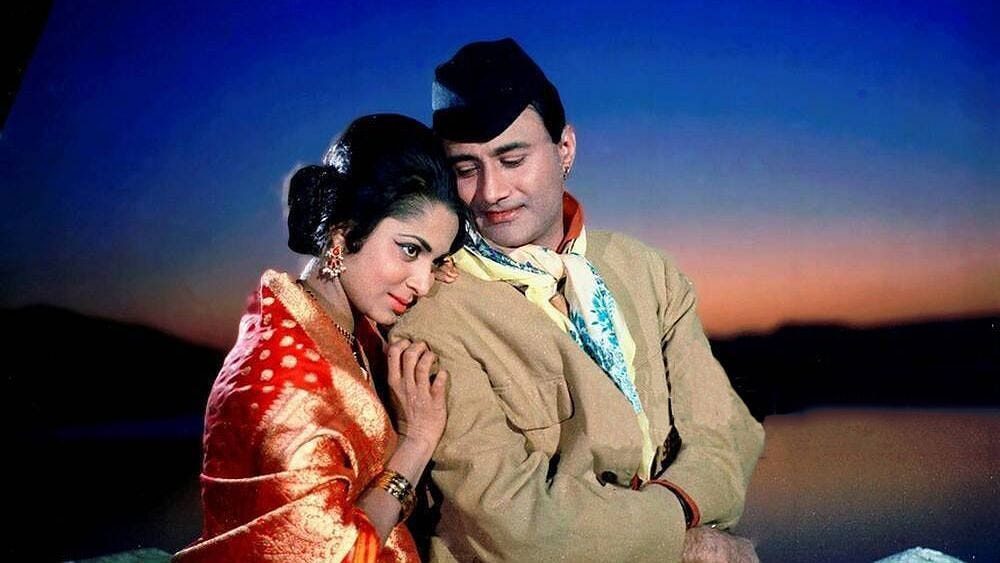 Waheeda Rehman Reveals Why She Called Guide Co-Star Dev Anand a 'Decent  Flirt'