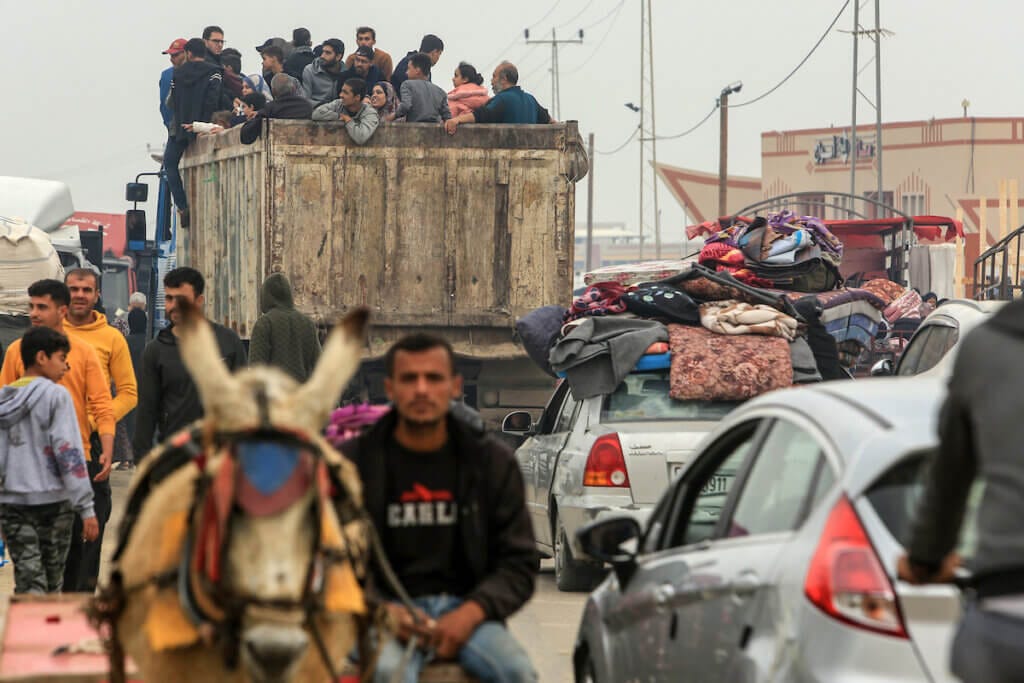 Displaced Palestinians arrive in Rafah fleeing Israeli bombardment of Khan Younis, in the southern Gaza Strip, December 5, 2023. (Photo: © Abed Rahim Khatib/dpa via ZUMA Press APA Images)
