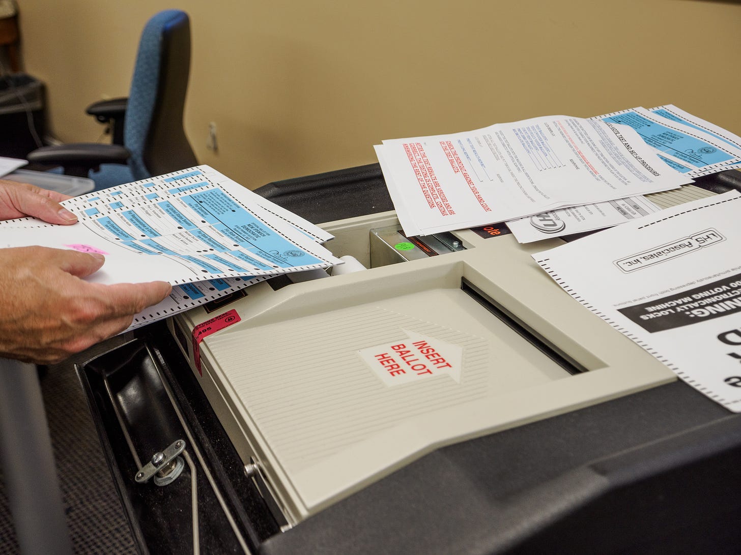 Optical voting machine