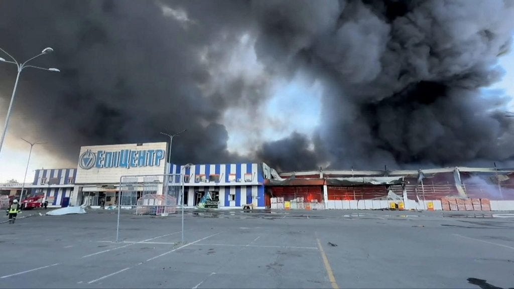 Ukraine war: Russia attacks Kharkiv supermarket - authorities