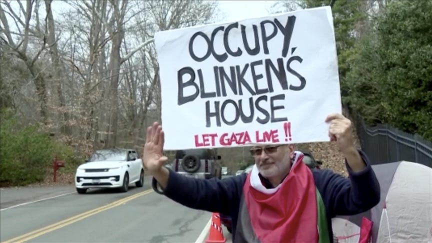 Protestors 'pressure' US Secretary of State Blinken for cease-fire in Gaza  outside his home