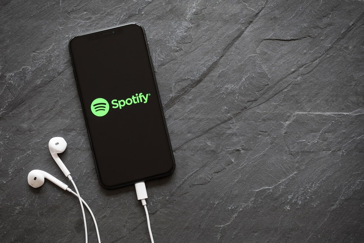 Spotify grátis remunera artistas e podcasts: entenda como funciona