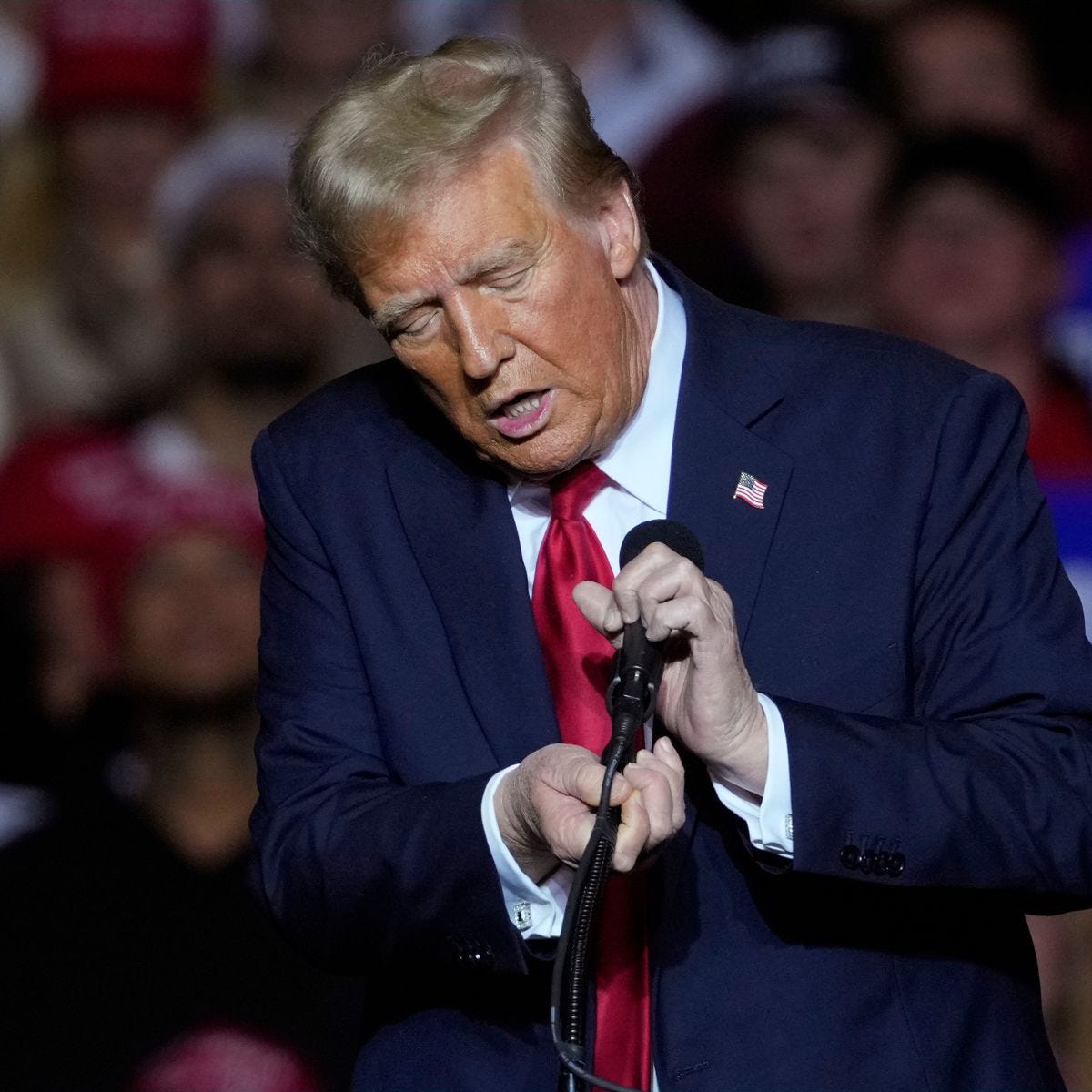 Trump Milwaukee rally hampered by sound issues as ex-president rips mic  from holder amid frustrated chants - The Mirror US