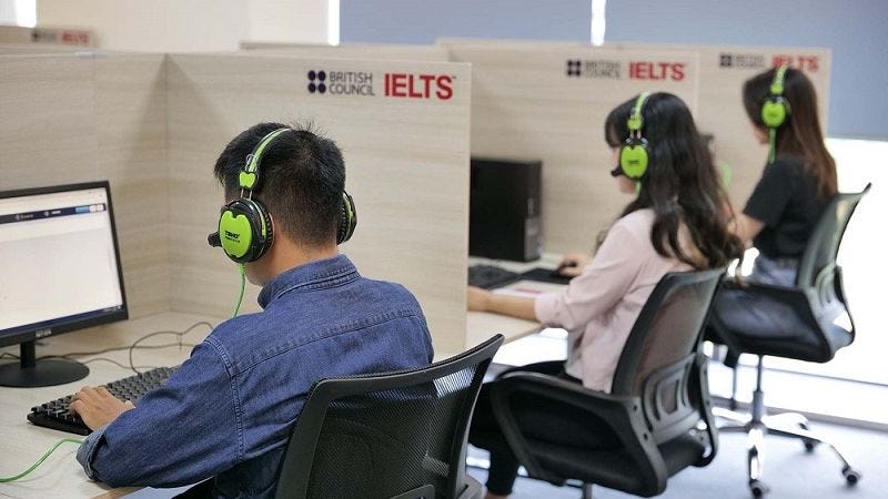 Thi IELTS Trên Máy Tính: Quy Trình, Lưu Ý & Review Chi Tiết