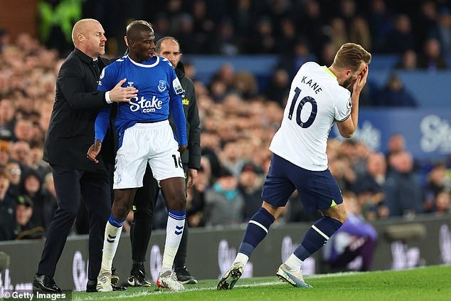 Jamie Carragher and Gary Neville disagree over Harry Kane's role in  Abdoulaye Doucoure's red card