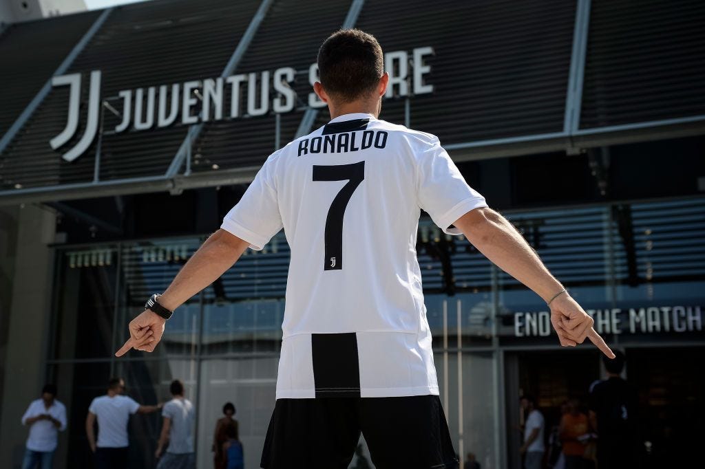 Juventus Sold More Than 500,000 Ronaldo Kits In The First 24 Hours - Footy  Headlines