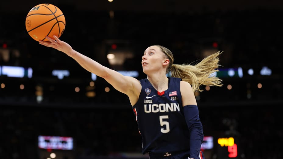 Paige Bueckers #5 of the UConn Huskies shoots the ball in the second half during the NCAA Women's Basketball Tournament Final Four semifinal game against the Iowa Hawkeyes at Rocket Mortgage Fieldhouse on April 05, 2024 in Cleveland, Ohio.