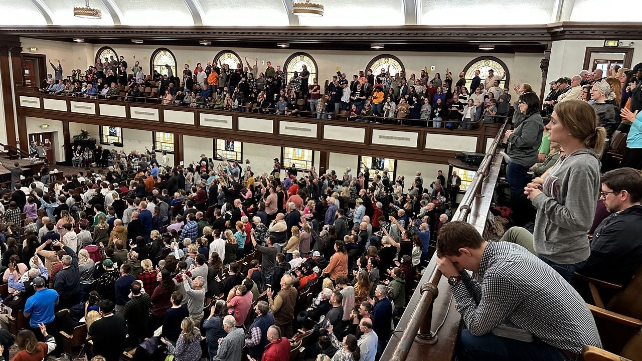 Thousands flock to 'revival' at Asbury University