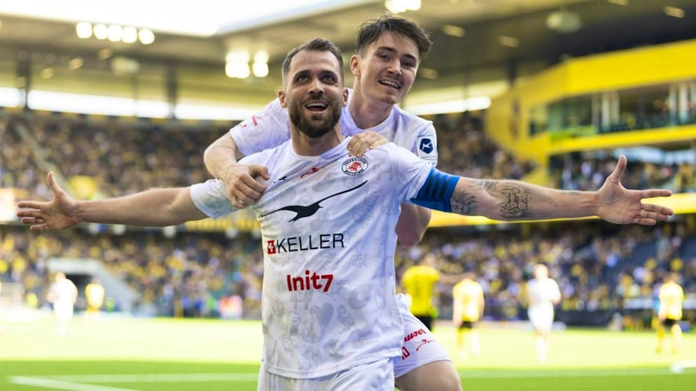 We could soon be seeing pictures like this again: Roman Buess and Matteo di Giusto celebrate a goal.