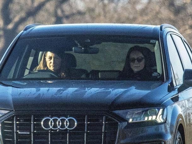Kate Middleton spotted on drive with mother, Carole : r/RoyalsGossip