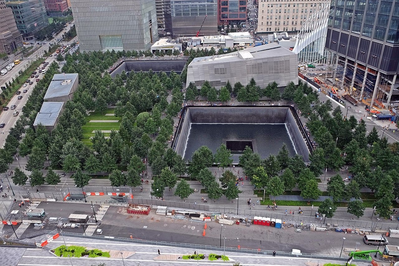 Photo of the Twin Towers memorial By Paul Sableman - 9/11 Memorial and Museum, CC BY 2.0, https://commons.wikimedia.org/w/index.php?curid=63695214