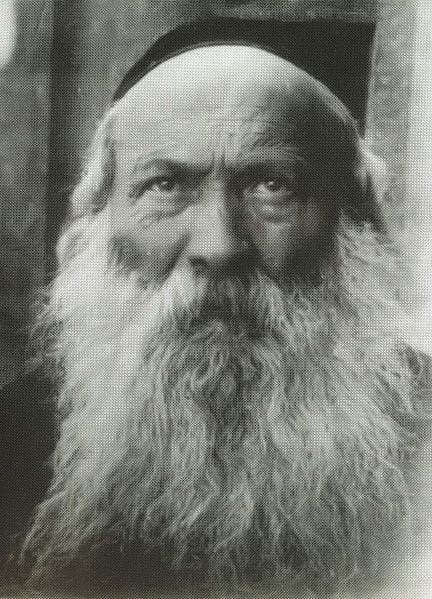 Shmuel Bornsztain (1855–1926) also spelled Borenstein or Bernstein, was the second Rebbe of the Sochatchov Hasidic dynasty. He was known as the Shem Mishmuel by the title of his nine-volume work of Torah and Hasidic thought. He was a leading Hasidic thinker in early 20th-century Europe and a Rebbe to thousands of Hasidim in the Polish cities of Sochaczew (Sochatchov) and Łódź. ---------- Шмуэль Борнстейн (1855-1926) также пишется Боренштейн или Бернштейн, был вторым Ребе из хасидской династии Сохачев. Он был известен как Шем Мишмуэль по названию его девяти томов Торы и хасидской мысли. Он был одним из ведущих хасидов-мыслителей в начале Европе начала 20-го века, и раввином для тысячам хасидов в польских городах Сохачев и Лодзь.