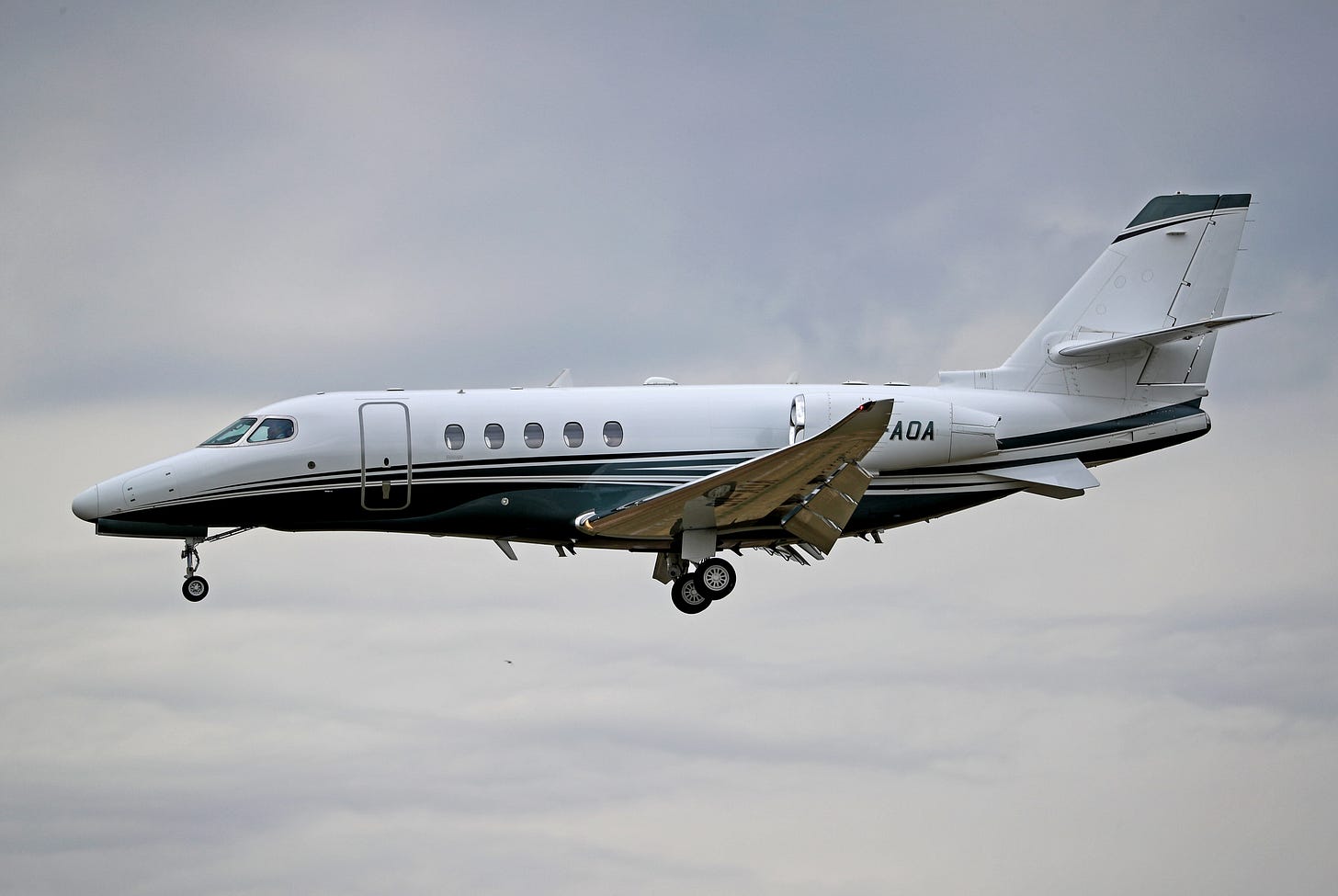 An airborne Cessna jet