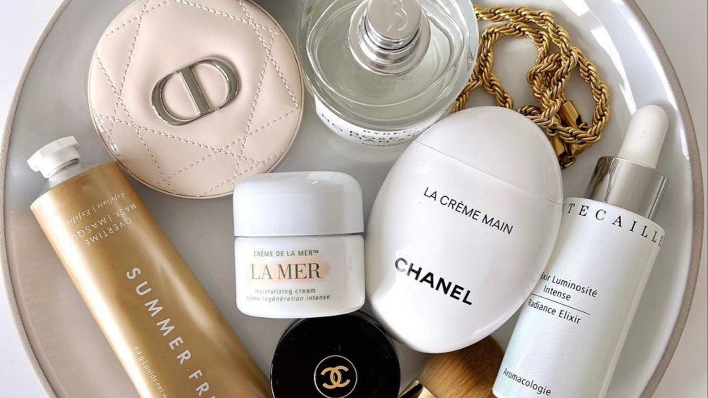 Los imprescindibles de belleza que necesitas en tu neceser durante el verano