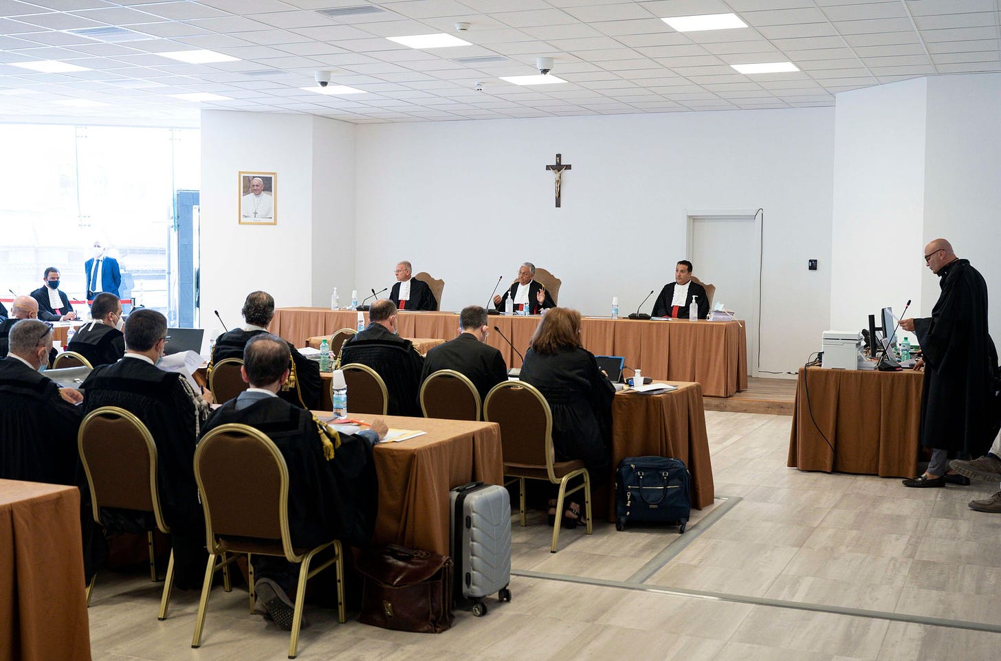 Vatican financial trial resumes