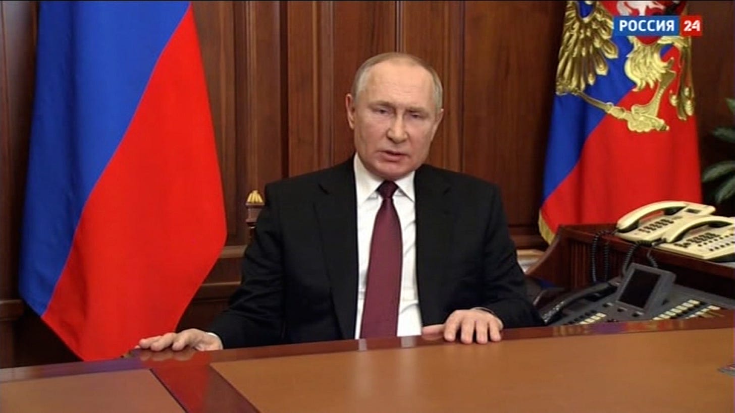 Putin calls for the "demilitarization" of Ukraine after announcing military action in Donbas