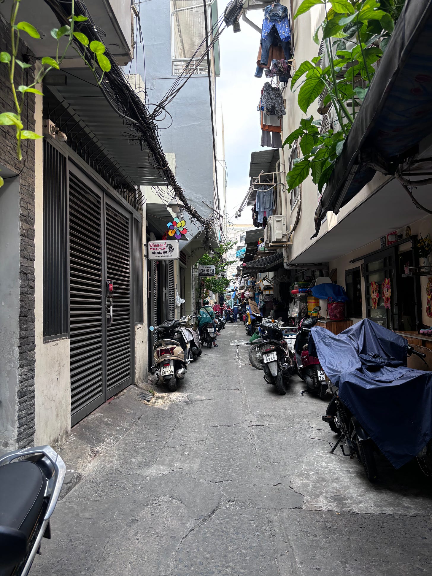 alleyway in Ho Chi Minh City