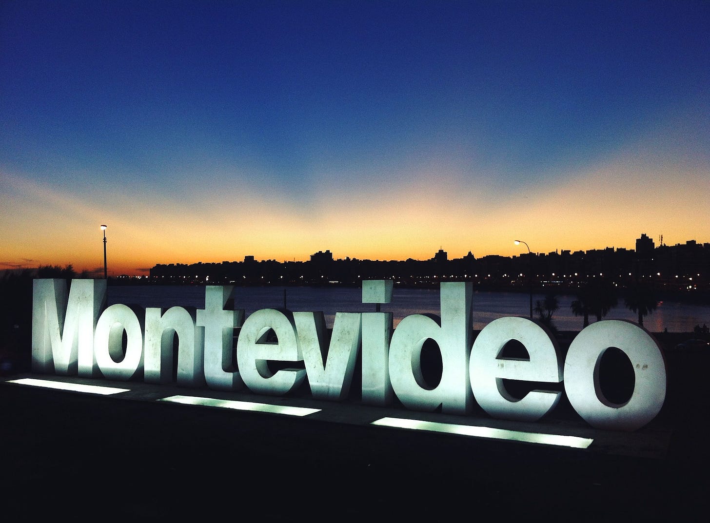 Montevideo sign