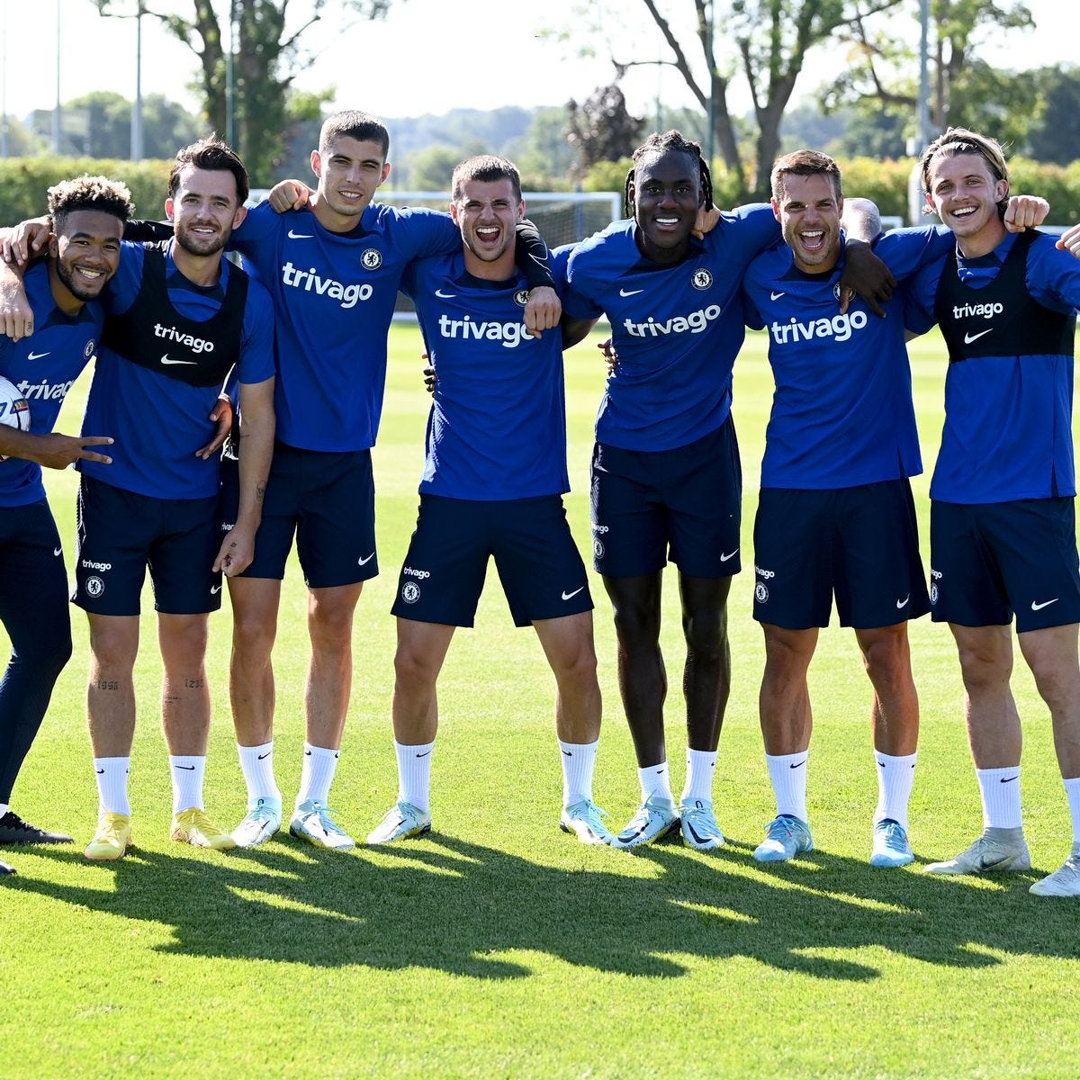 A surprise guest, two absences and what Ruben Loftus-Cheek did in Chelsea  training before Spurs - football.london
