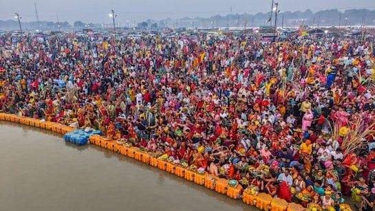 Kumbh Mela 2025: कुंभ मेला जाने की योजना बना रहे हैं तो आस पास की इन जगहों  पर घूमने का भी बना लें प्लान | visit prayagraj other Attractions while  going to