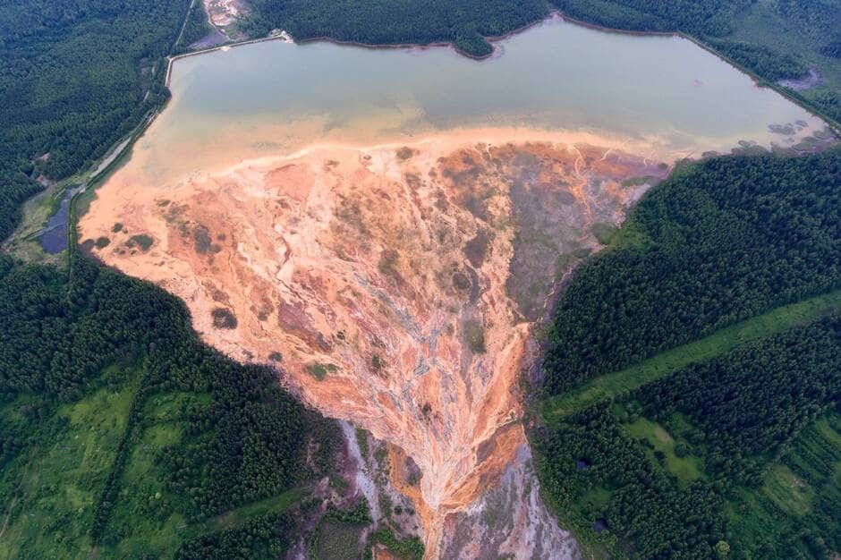 Vue aérienne près du village de Lyovikha en Russie.