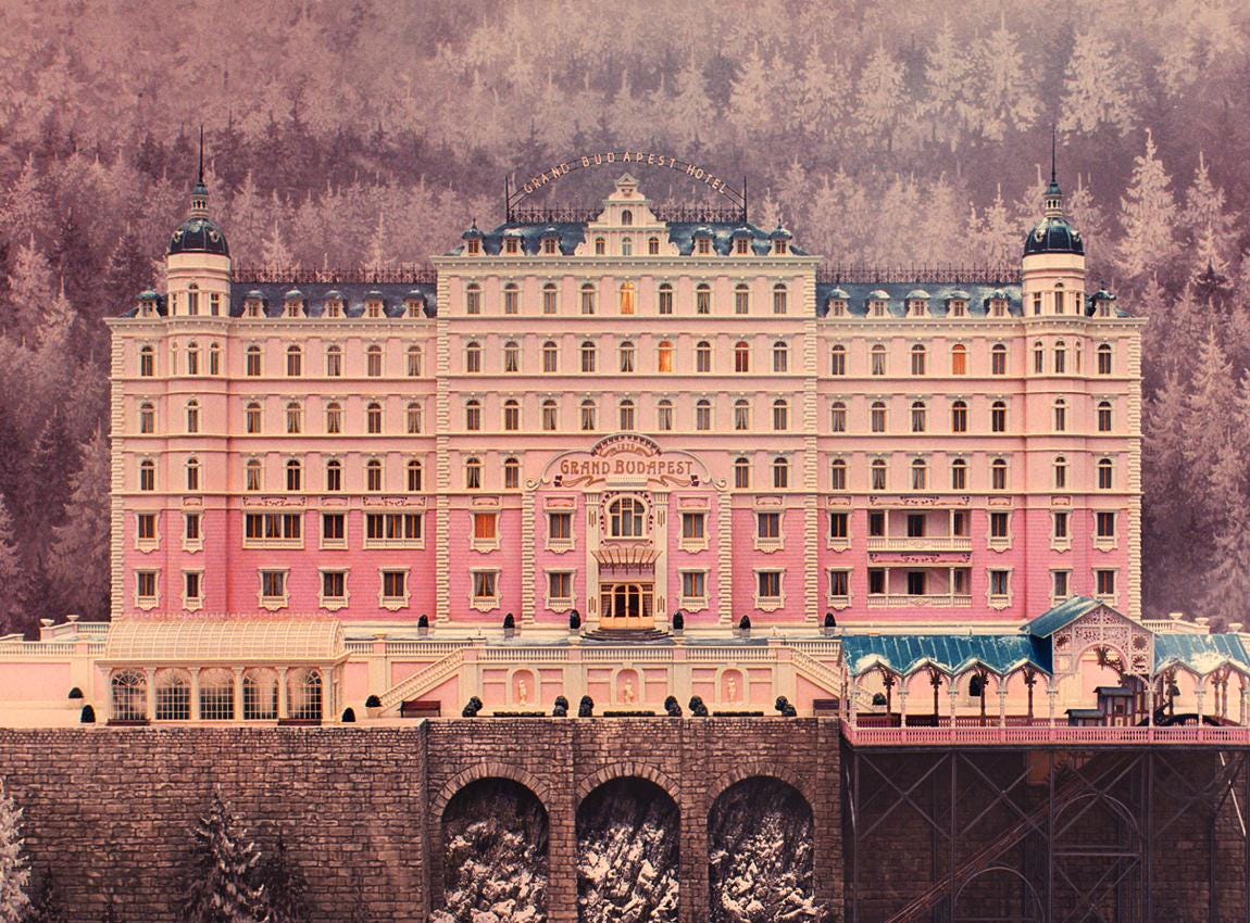 L'image de l'année] Un regard caméra dans Grand Budapest Hotel -  Cinématraque